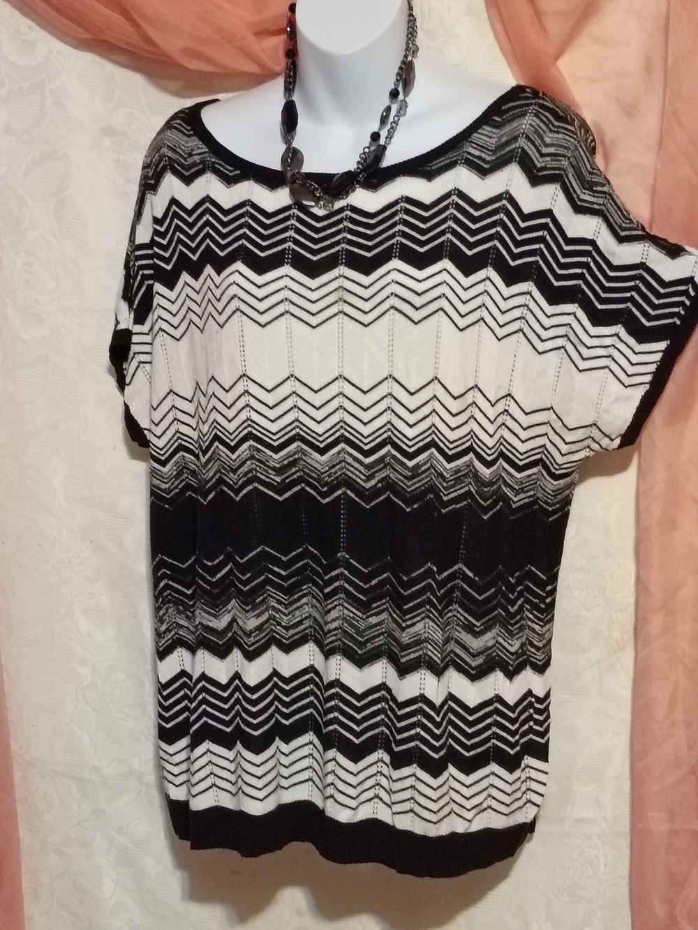 Roz & Ali Ladies Black and White Chevron Knit Dolman Top